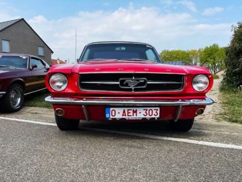 Oldtimer red Mustang